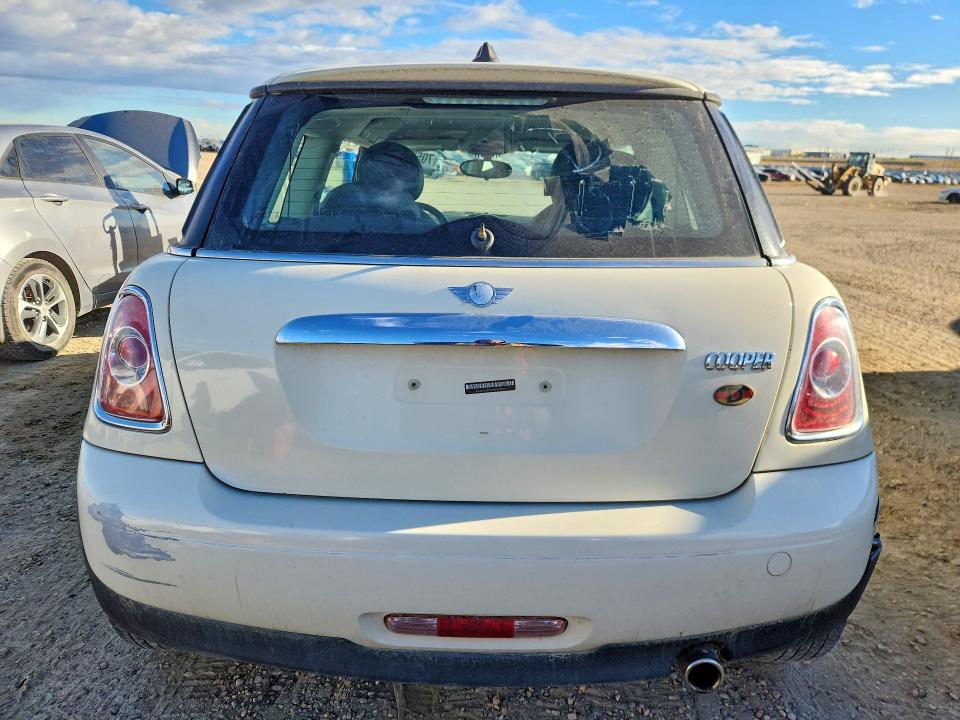 Photo 6 from auction – 2011 MINI COOPER with VIN WMWSU3C5XBTX96860
