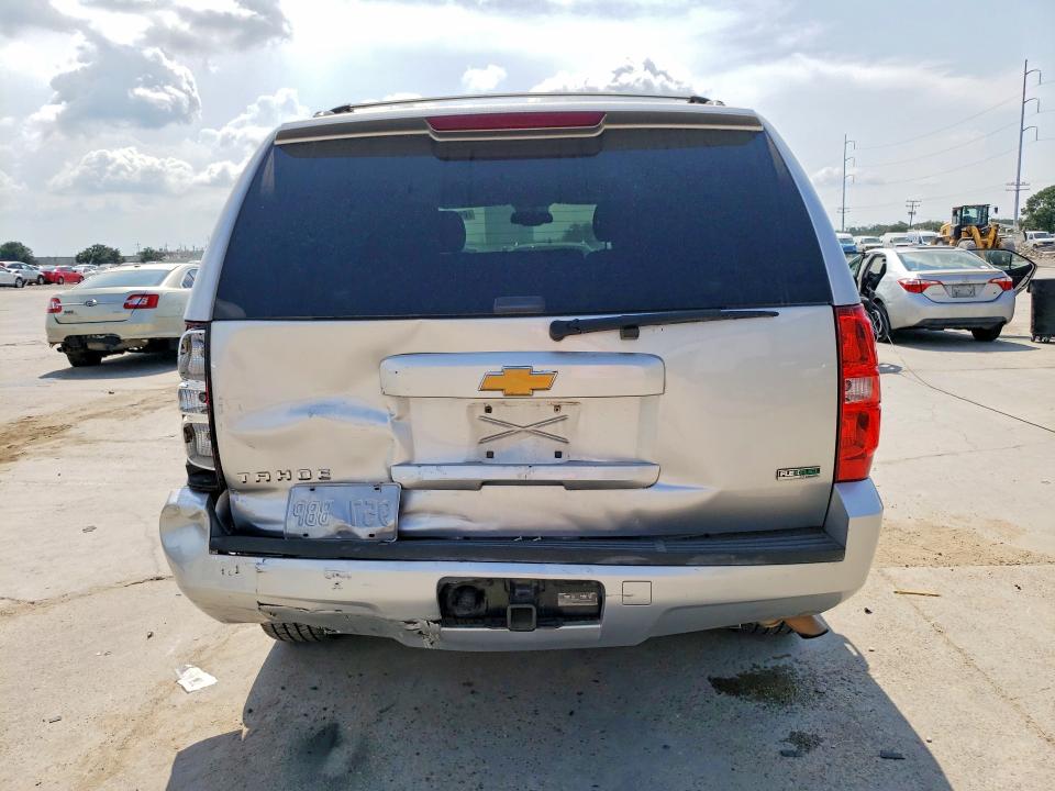 Photo 6 from auction – 2011 CHEVROLET TAHOE with VIN 1GNSCAE02BR199556