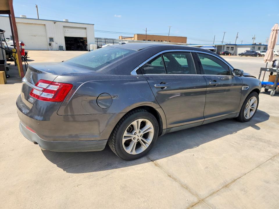Снимка 3 от търг – 2017 FORD TAURUS с VIN 1FAHP2E8XHG125783