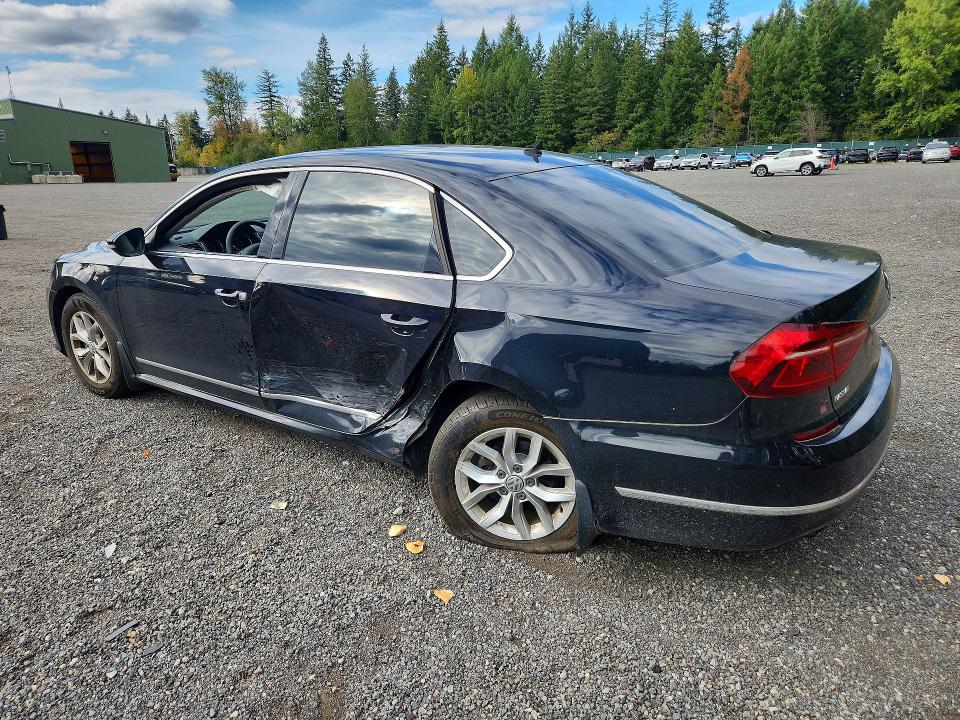 Photo 2 from auction – 2017 VOLKSWAGEN PASSAT with VIN 1VWAT7A3XHC008448