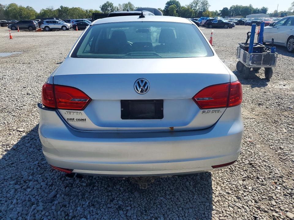 Photo 6 from auction – 2012 VOLKSWAGEN JETTA with VIN 3VWLX7AJ5CM389550
