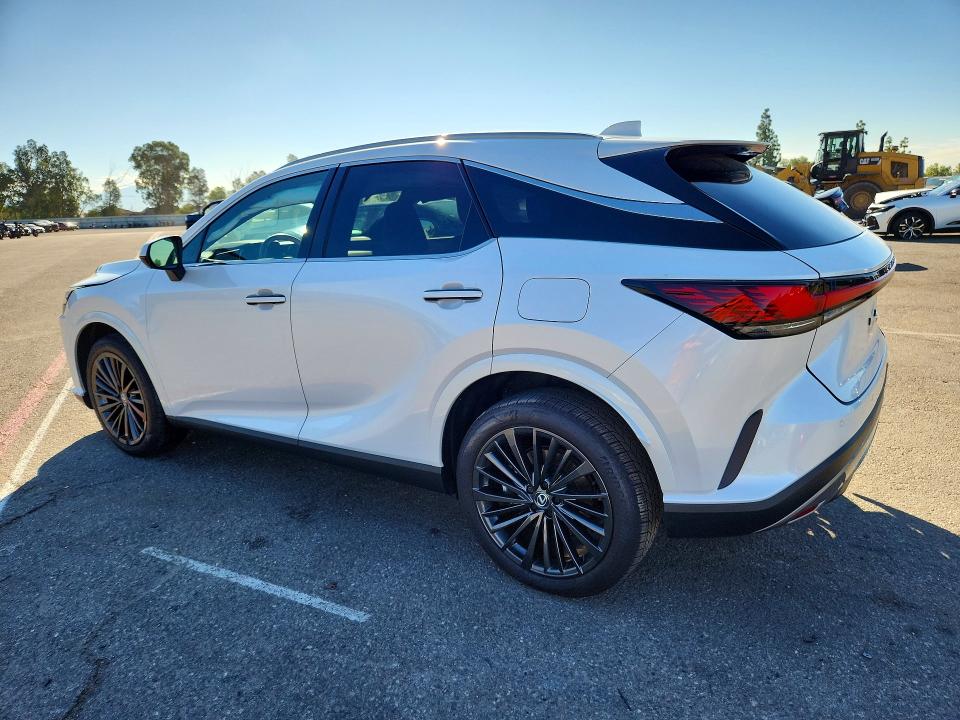 Фото 2 с аукциона – 2025 LEXUS RX 350H с VIN 2T2BBMCA1SC098734