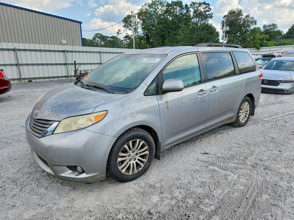 2012 Toyota Sienna