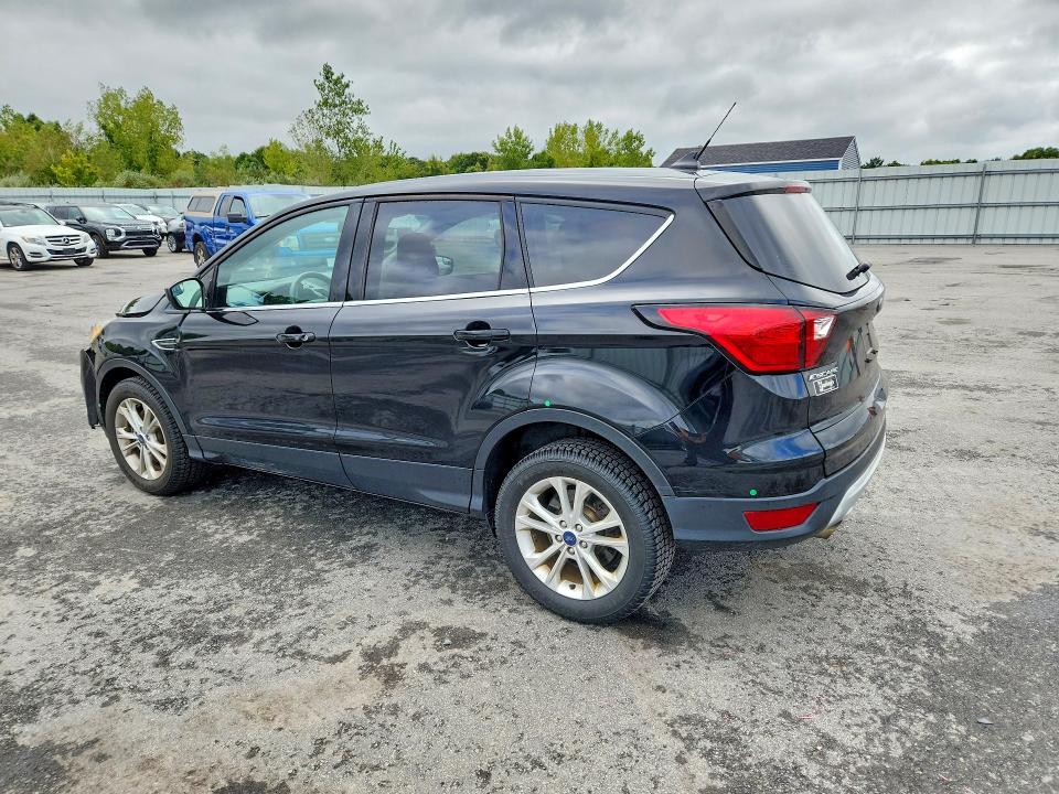 Foto 2 de la subasta – 2019 FORD ESCAPE con VIN 1FMCU9GDXKUB83929