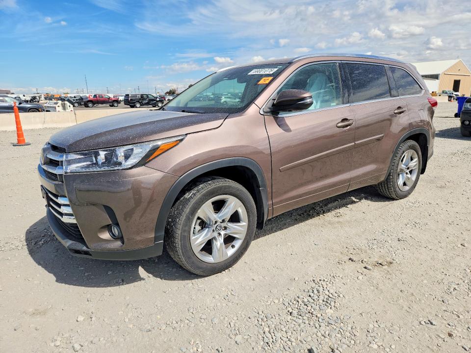 TOYOTA HIGHLANDER 2017 with VIN 5TDDZRFH7HS403409 - Photo from auction