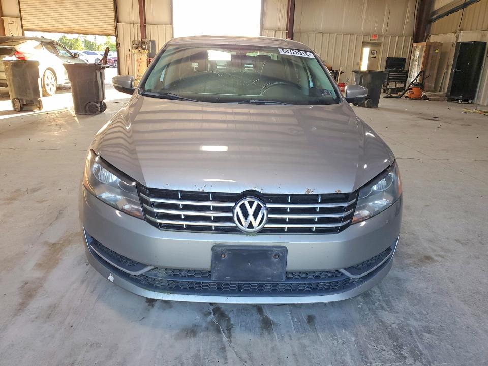 Photo 5 from auction – 2013 VOLKSWAGEN PASSAT with VIN 1VWCH7A38DC021252