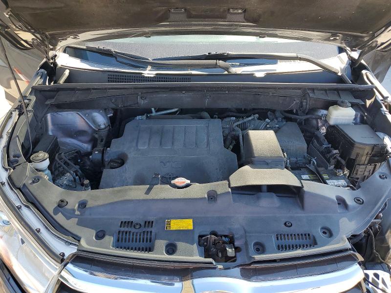 Photo 12 from auction – 2016 TOYOTA HIGHLANDER with VIN 5TDBKRFH4GS324757