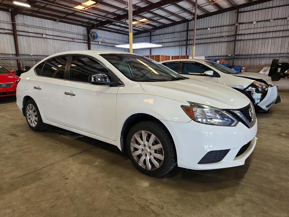 Снимка 4 от търг – 2017 NISSAN SENTRA с VIN 3N1AB7AP1HY259782