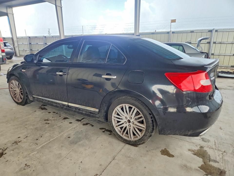 Photo 2 from auction – 2012 SUZUKI KIZASHI with VIN JS2RE9A87C6100296