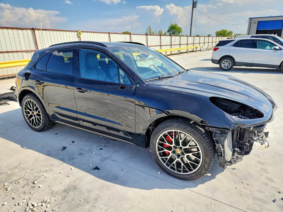 Photo 4 from auction – 2017 PORSCHE MACAN with VIN WP1AF2A57HLB61575