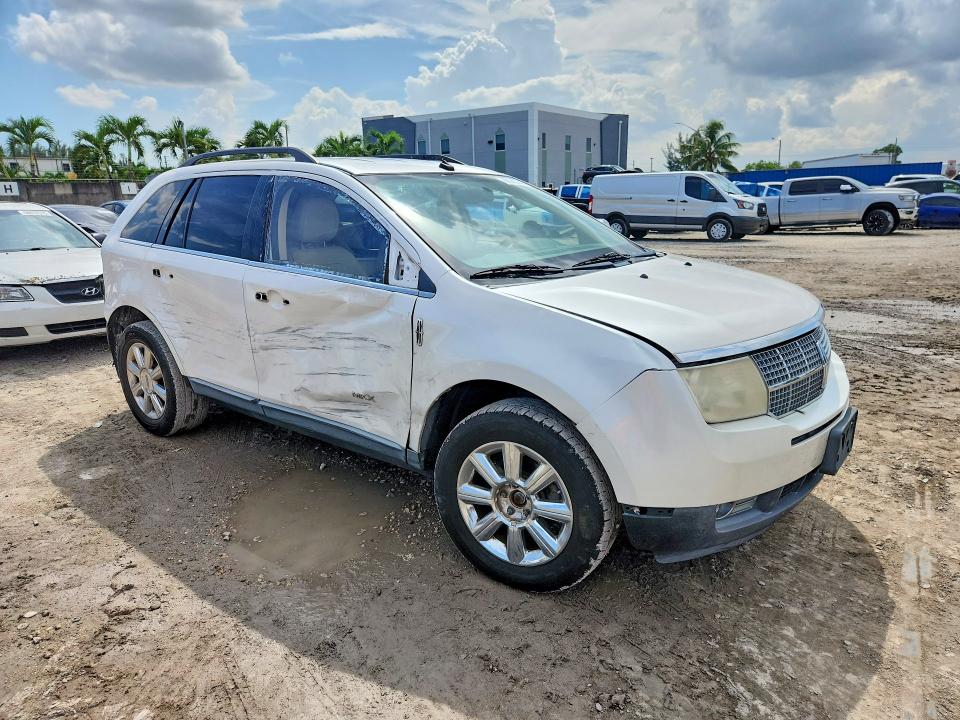 Photo 4 from auction – 2009 LINCOLN MKX with VIN 2LMDU68C39BJ01617