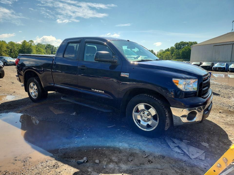 Photo 4 from auction – 2010 TOYOTA TUNDRA with VIN 5TFUY5F17AX113458