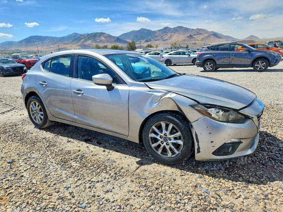 Photo 4 from auction – 2015 MAZDA 3 with VIN JM1BM1M74F1231982
