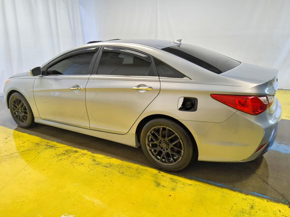 Photo 2 from auction – 2014 HYUNDAI SONATA with VIN 5NPEC4AC7EH904287