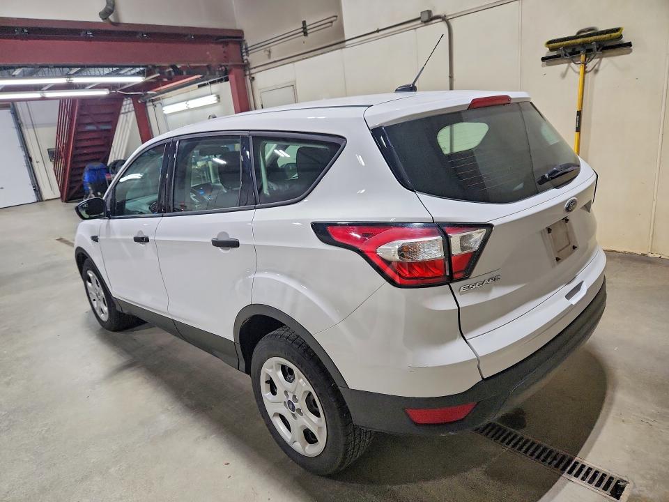 Photo 2 from auction – 2018 FORD ESCAPE with VIN 1FMCU0F70JU855966