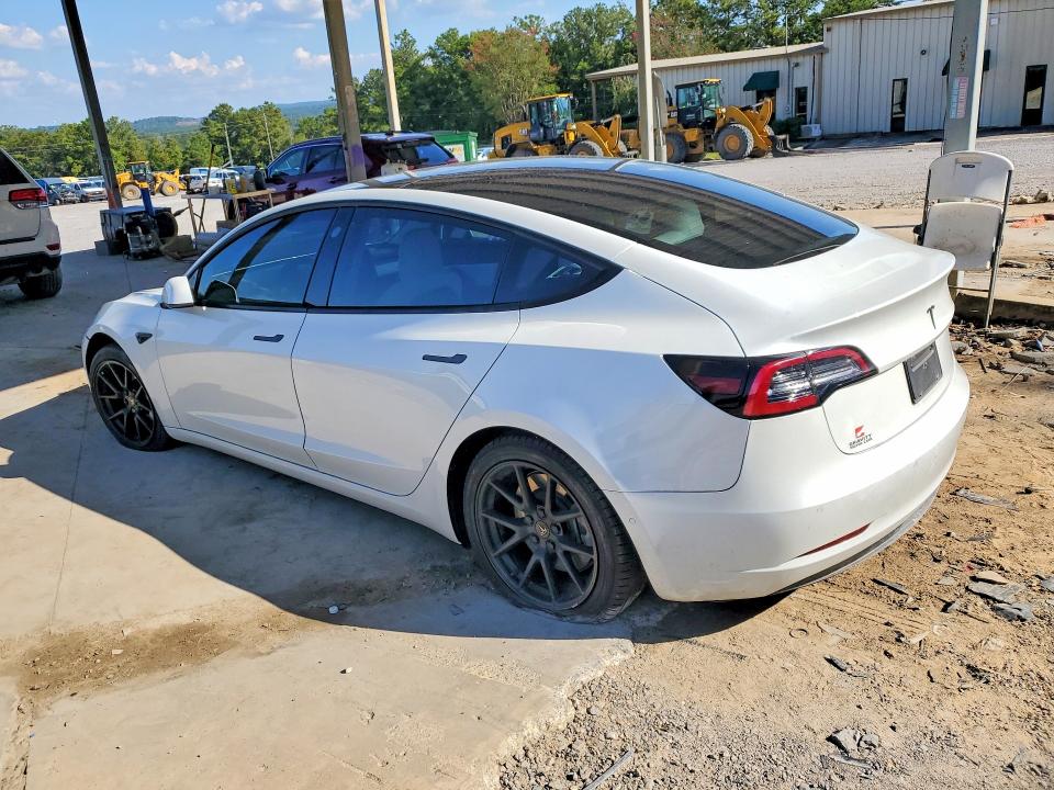Снимка 2 от търг – 2021 TESLA MODEL 3 с VIN 5YJ3E1EB4MF903306