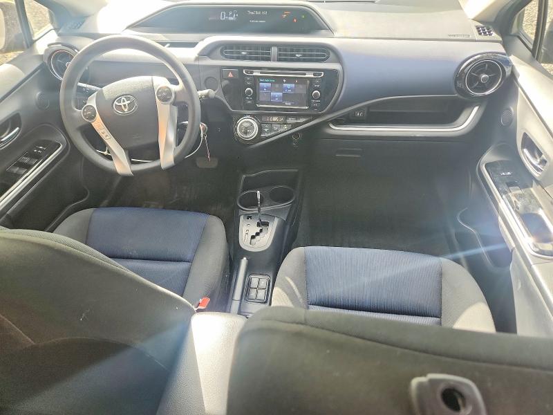Снимка 8 от търг – 2015 TOYOTA PRIUS C с VIN JTDKDTB36F1096192