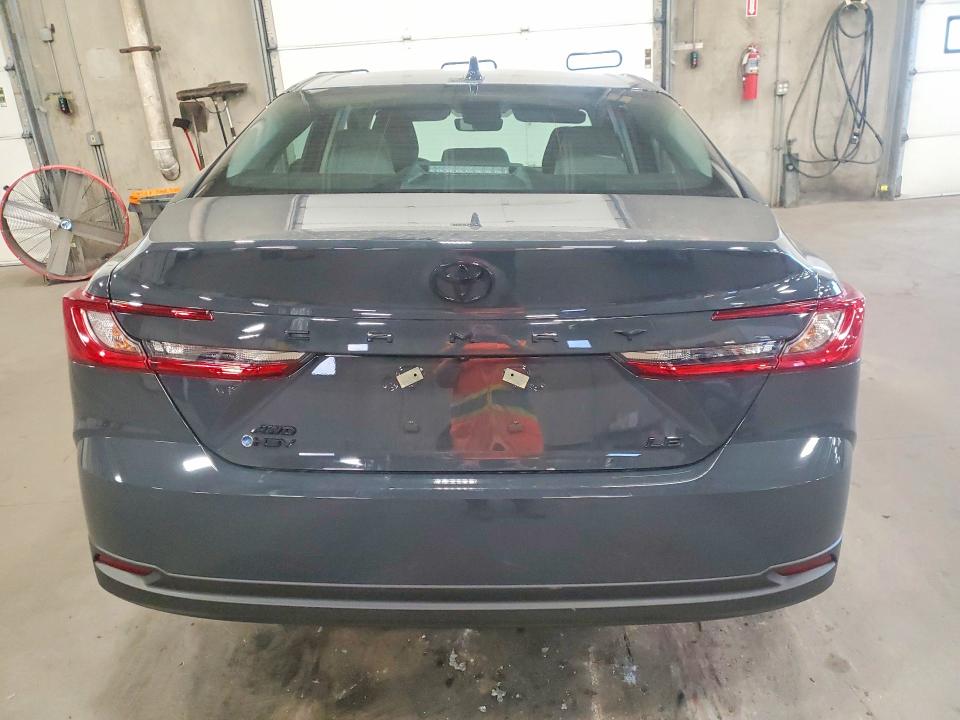 Снимка 6 от търг – 2026 TOYOTA CAMRY с VIN 4T1DBADK1TU555867
