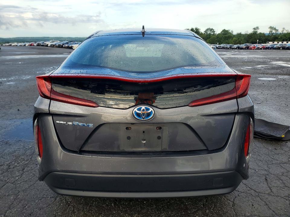 Photo 6 from auction – 2017 TOYOTA PRIUS PRIME with VIN JTDKARFP2H3043067