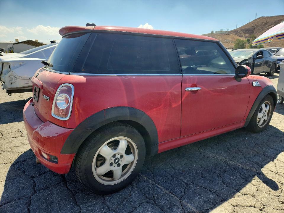 Photo 3 from auction – 2011 MINI COOPER with VIN WMWSU3C53BT091186
