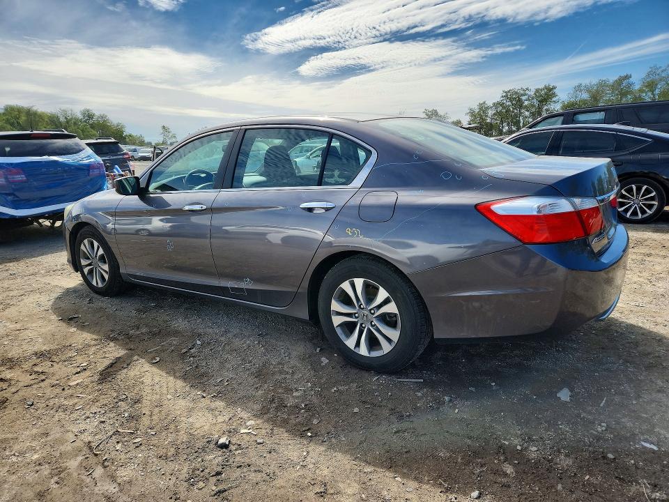 Снимка 2 от търг – 2015 HONDA ACCORD с VIN 1HGCR2F33FA084402
