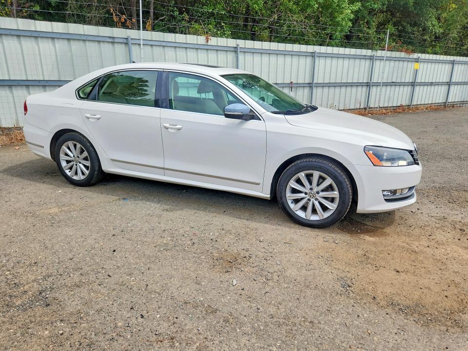 Photo 4 from auction – 2013 VOLKSWAGEN PASSAT with VIN 1VWCH7A30DC100706