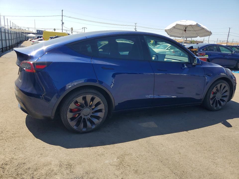 Фото 3 с аукциона – 2022 TESLA MODEL Y с VIN 7SAYGDEF2NF330172
