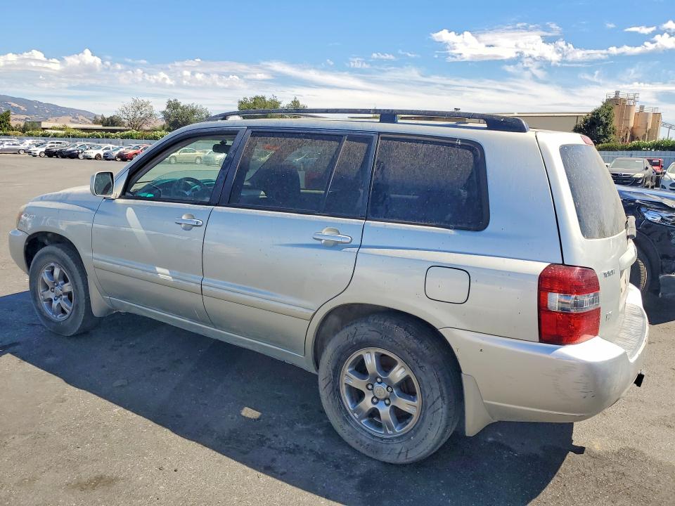 Photo 2 from auction – 2004 TOYOTA HIGHLANDER with VIN JTEDP21A340042325