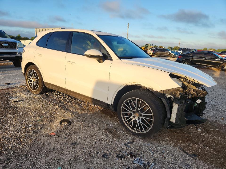 Photo 4 from auction – 2023 PORSCHE CAYENNE with VIN WP1AA2AY9PDA02252