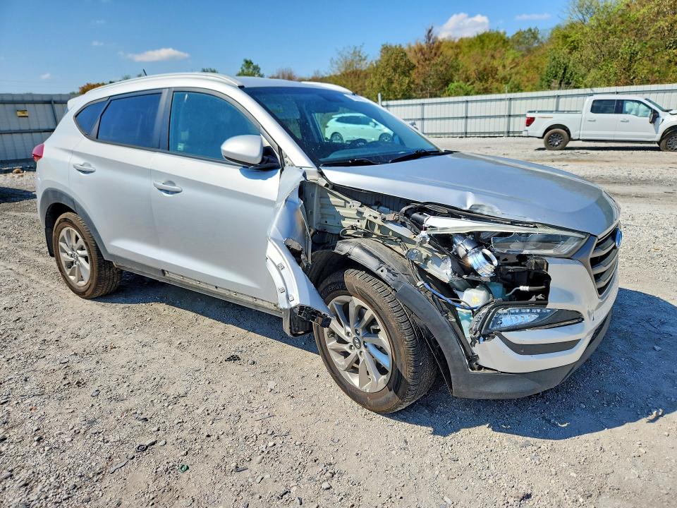 Photo 4 from auction – 2016 HYUNDAI TUCSON with VIN KM8J33A46GU110967