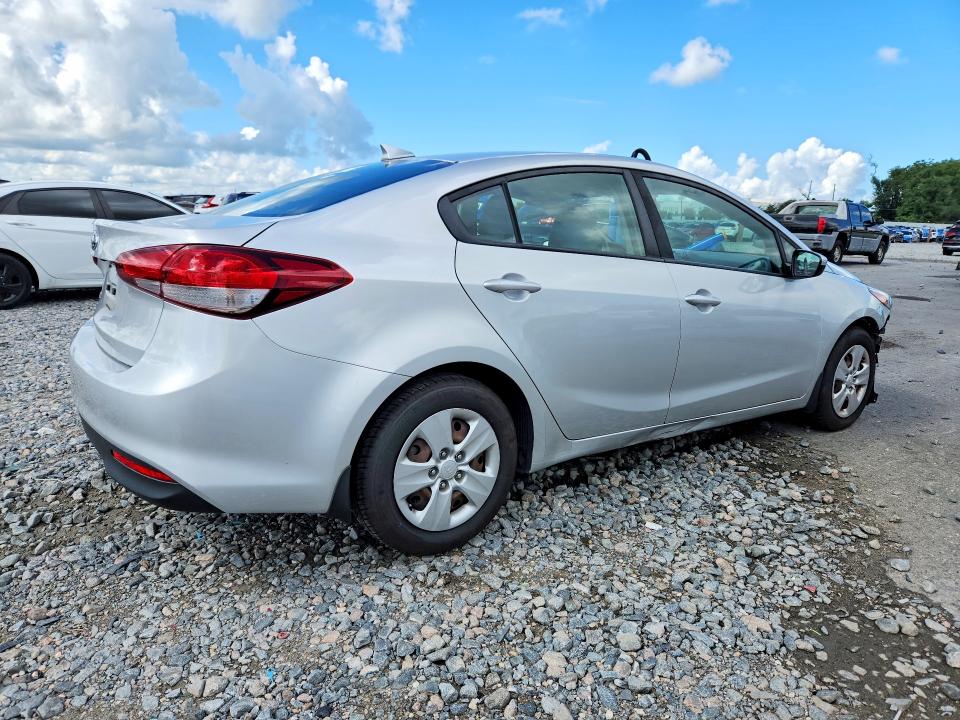 Photo 3 from auction – 2018 KIA FORTE with VIN 3KPFL4A71JE283778