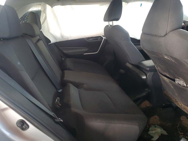 Photo 11 from auction – 2019 TOYOTA RAV4 with VIN 2T3F1RFV5KW042547