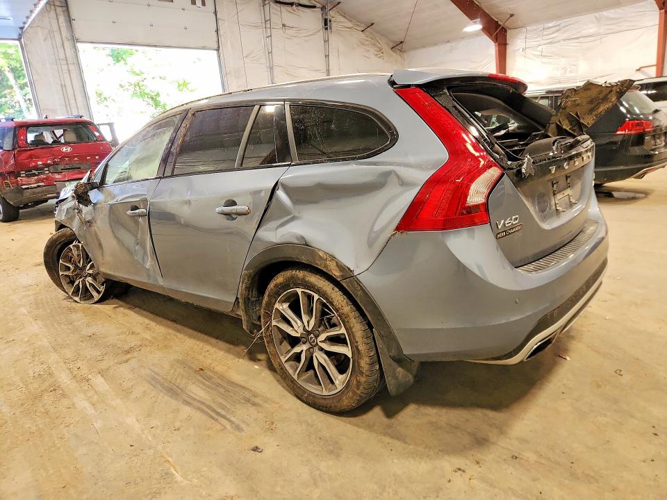 Снимка 2 от търг – 2018 VOLVO V60 CROSS COUNTRY с VIN YV440MWM3J2047156