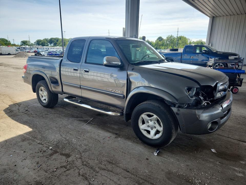 Photo 4 from auction – 2004 TOYOTA TUNDRA with VIN 5TBBT441X4S447179