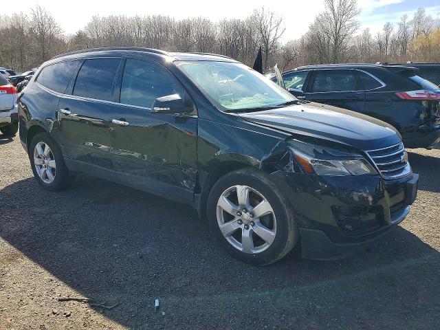 Photo 4 from auction – 2017 CHEVROLET TRAVERSE with VIN 1GNKVGKD2HJ295991