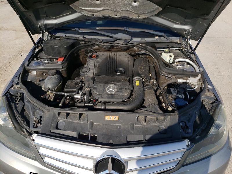 Photo 11 from auction – 2012 MERCEDES-BENZ C with VIN WDDGF4HB9CA621977