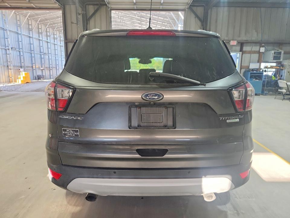 Foto 6 de la subasta – 2017 FORD ESCAPE con VIN 1FMCU0JDXHUB82843