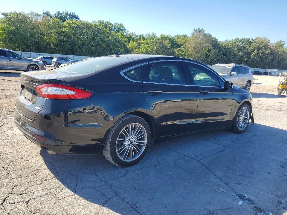 Photo 3 from auction – 2016 FORD FUSION with VIN 3FA6P0HD3GR113521