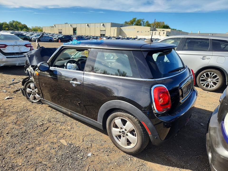 Photo 2 from auction – 2019 MINI COOPER with VIN WMWXP5C57K2D72683