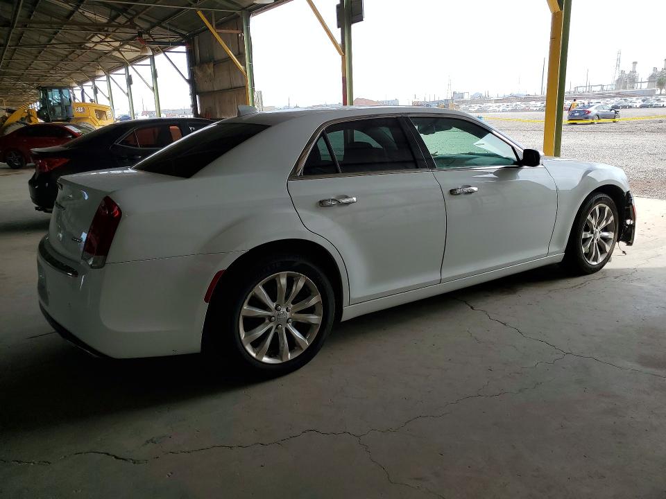 Фото 3 с аукциона – 2018 CHRYSLER 300 с VIN 2C3CCAKG9JH268552