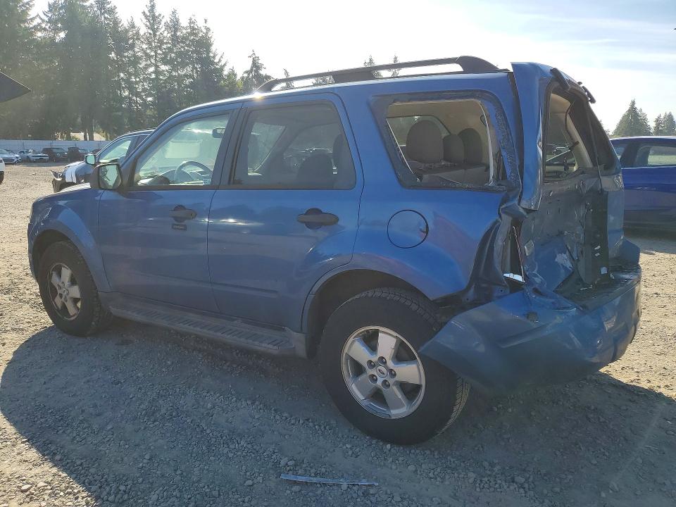 Photo 2 from auction – 2010 FORD ESCAPE with VIN 1FMCU0D76AKA31120