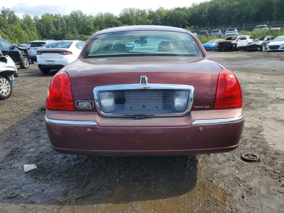 Photo 6 from auction – 2003 LINCOLN TOWN CAR with VIN 1LNHM82W63Y609151