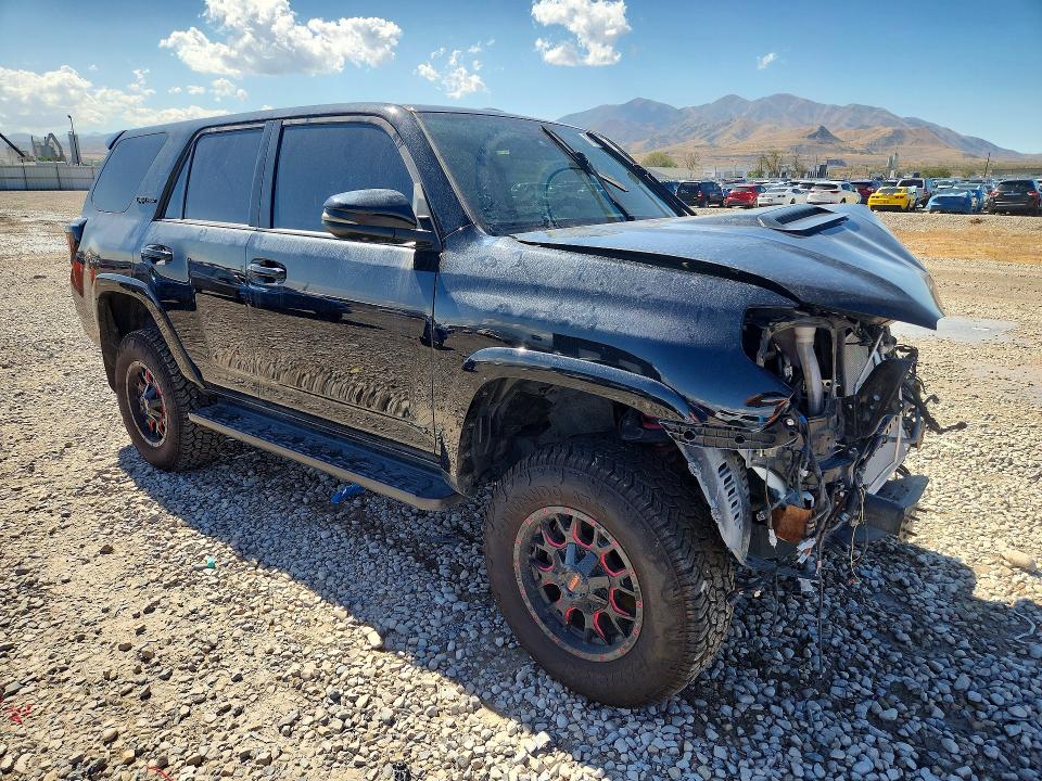 Снимка 4 от търг – 2023 TOYOTA 4RUNNER с VIN JTELU5JR8P6111121
