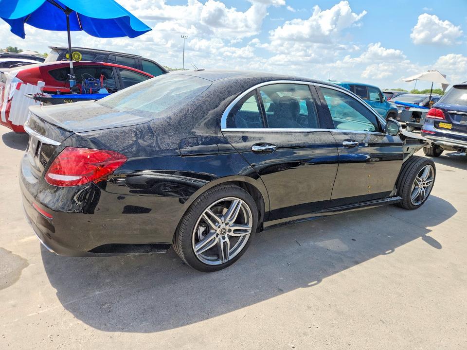 Photo 3 from auction – 2017 MERCEDES-BENZ E with VIN WDDZF4JB4HA240564