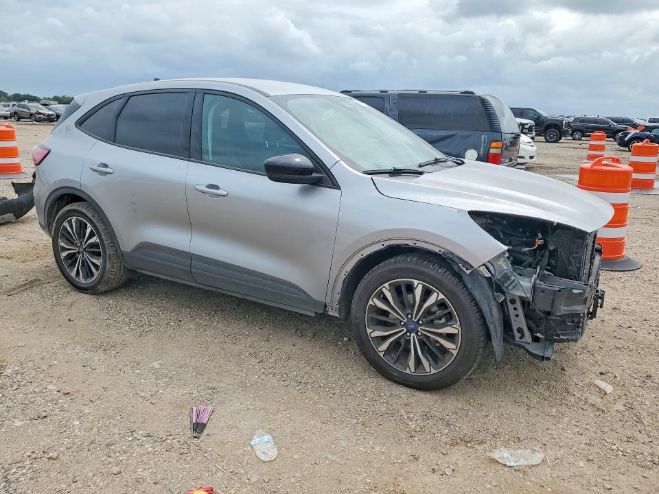 Photo 4 from auction – 2022 FORD ESCAPE with VIN 1FMCU0G64NUB21945