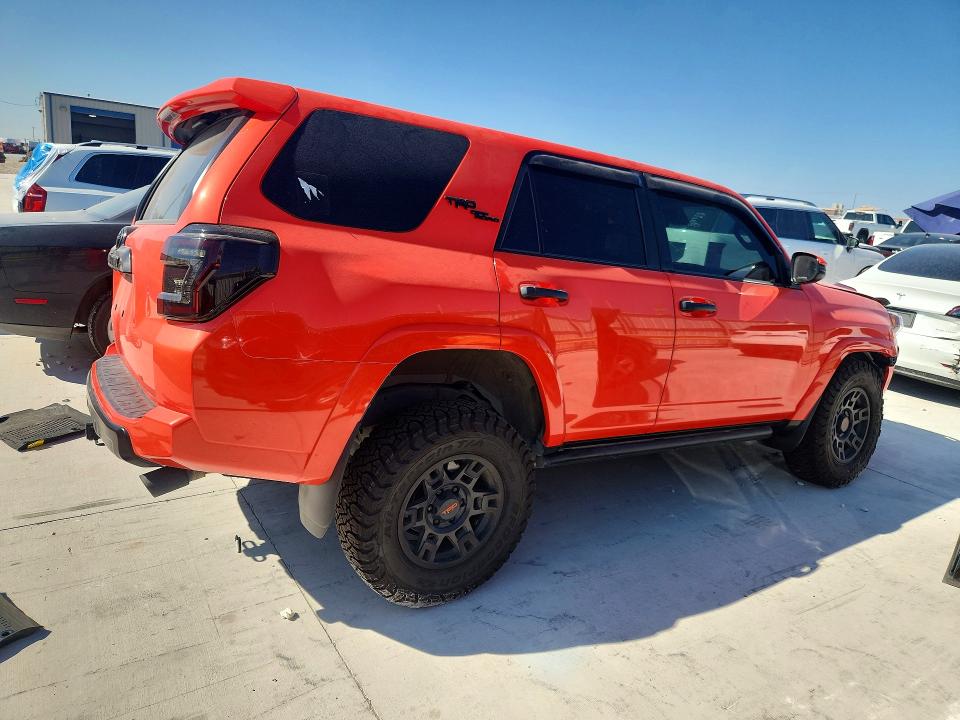 Photo 3 from auction – 2024 TOYOTA 4RUNNER with VIN JTERU5JR2R6212717