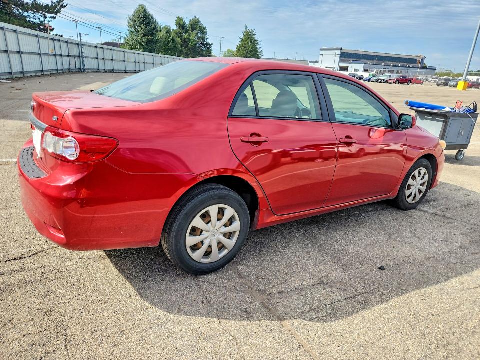 Снимка 3 от търг – 2011 TOYOTA COROLLA с VIN JTDBU4EE5BJ106871