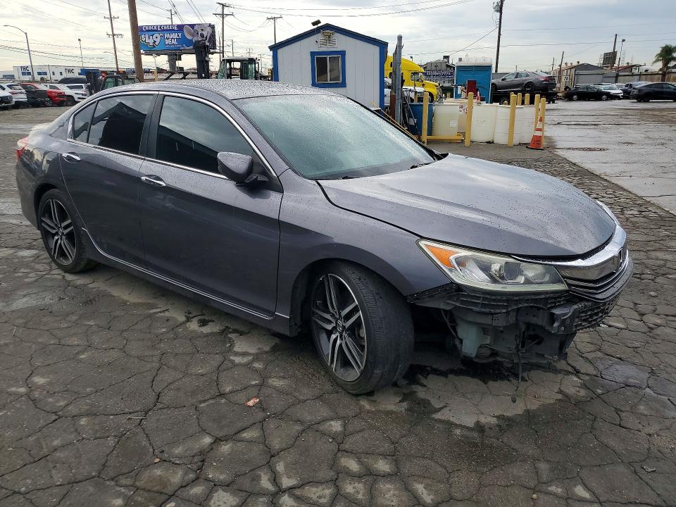 Photo 4 from auction – 2016 HONDA ACCORD with VIN 1HGCR2F58GA221174