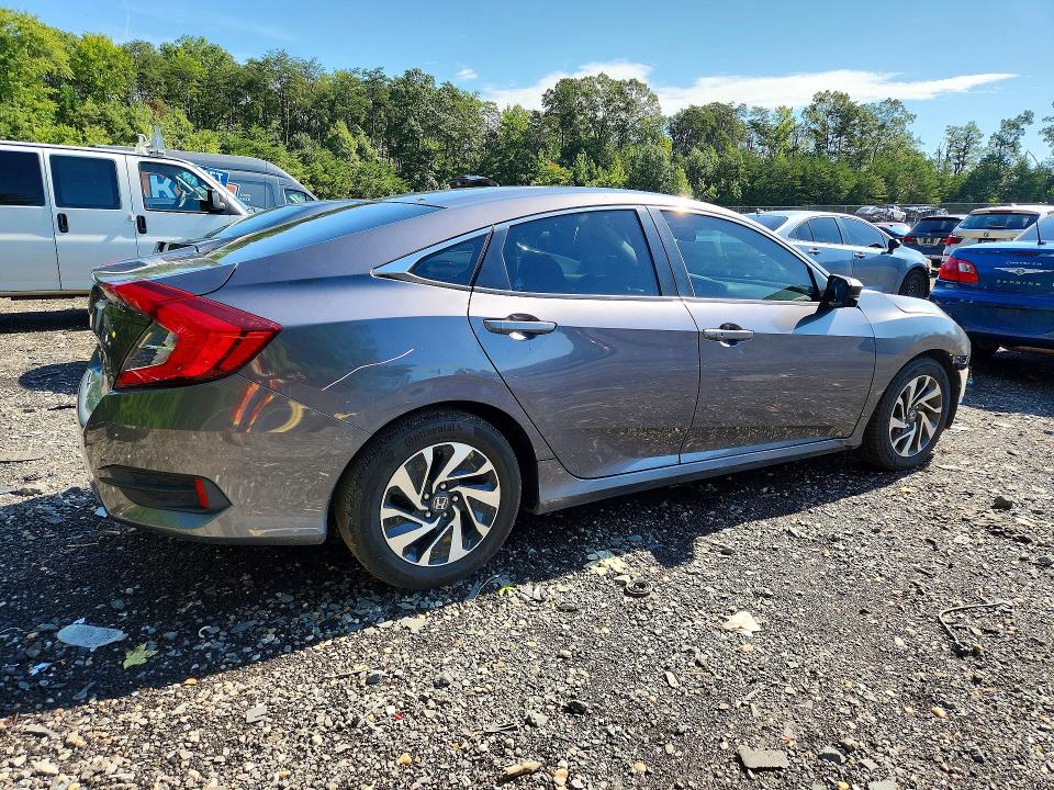 Photo 3 from auction – 2016 HONDA CIVIC with VIN 2HGFC2F77GH513464