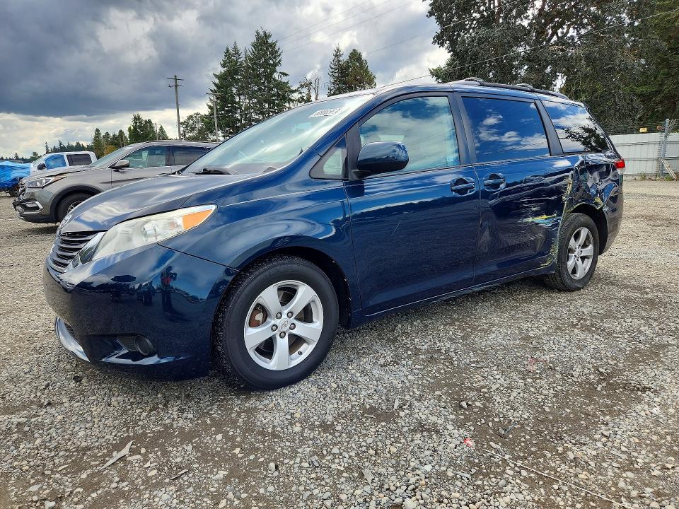 TOYOTA SIENNA 2011 con VIN 5TDKK3DC7BS102162 - Foto de la subasta